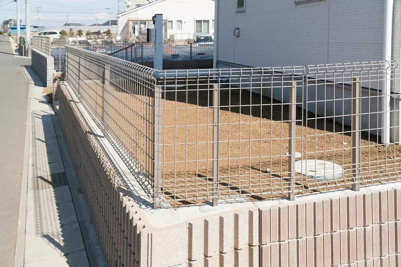 壁やフェンスの延長